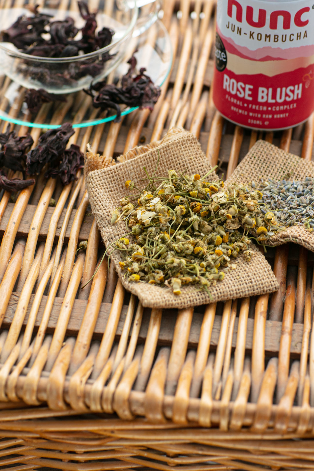 Nunc is made using all natural botanicals. No juices, extracts or anything artificial